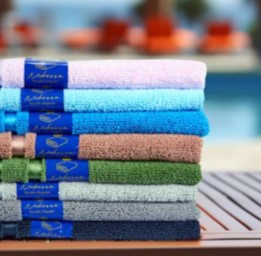 TOALLA BAÑO COMPLETO MICROFIBRA 150x90cm (COLORES SURTIDOS)